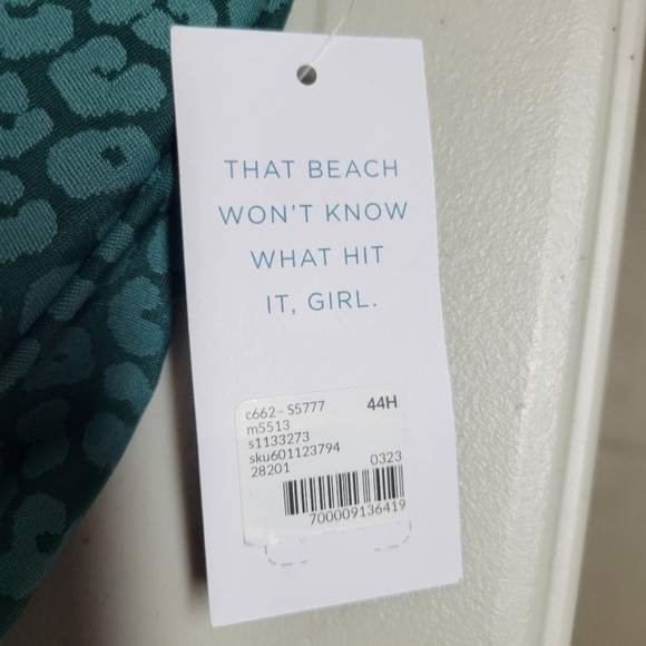 Cacique NWT Bikini Top Size 44H. - Picture 6 of 9